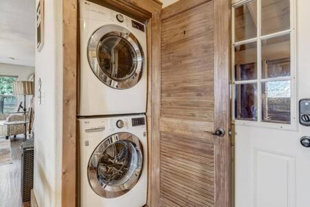 Cabin~Views~Heart Of Town~W&D~Fireplace~Kitchen Woodland Park Exterior photo